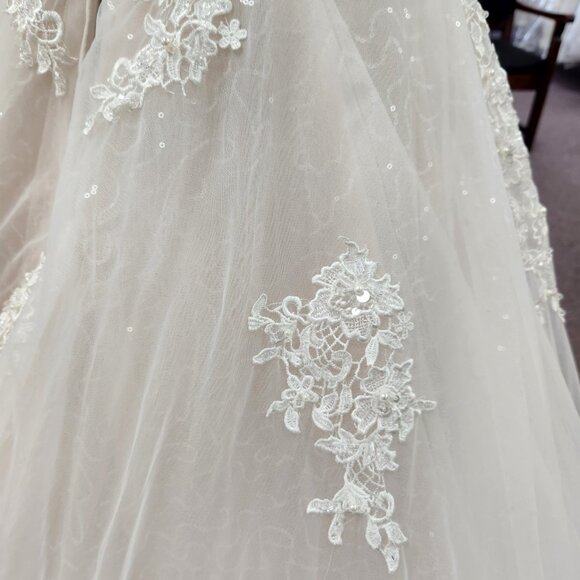 Maya Size 8 Ivory/Champagne PrivateLabel Bridal Gown Tulle/Lace Wedding Dress - Picture 7 of 7